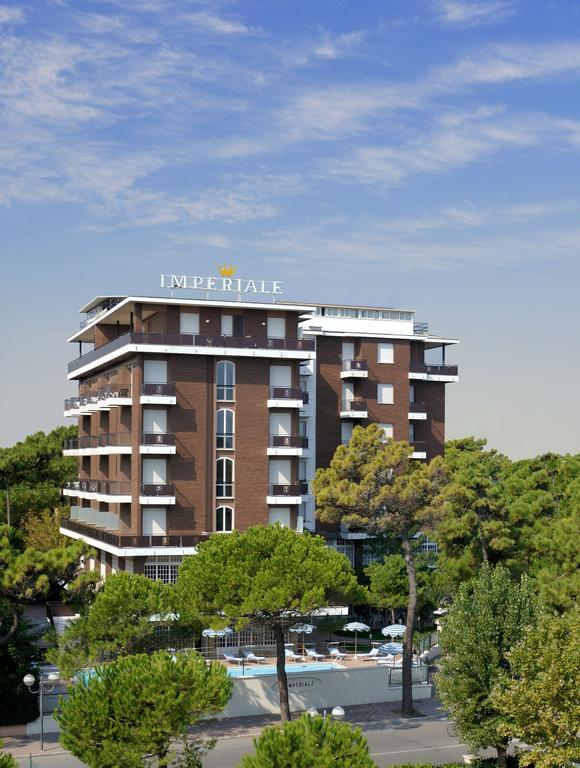 Hotel Imperiale Милано Мартима Екстериор снимка